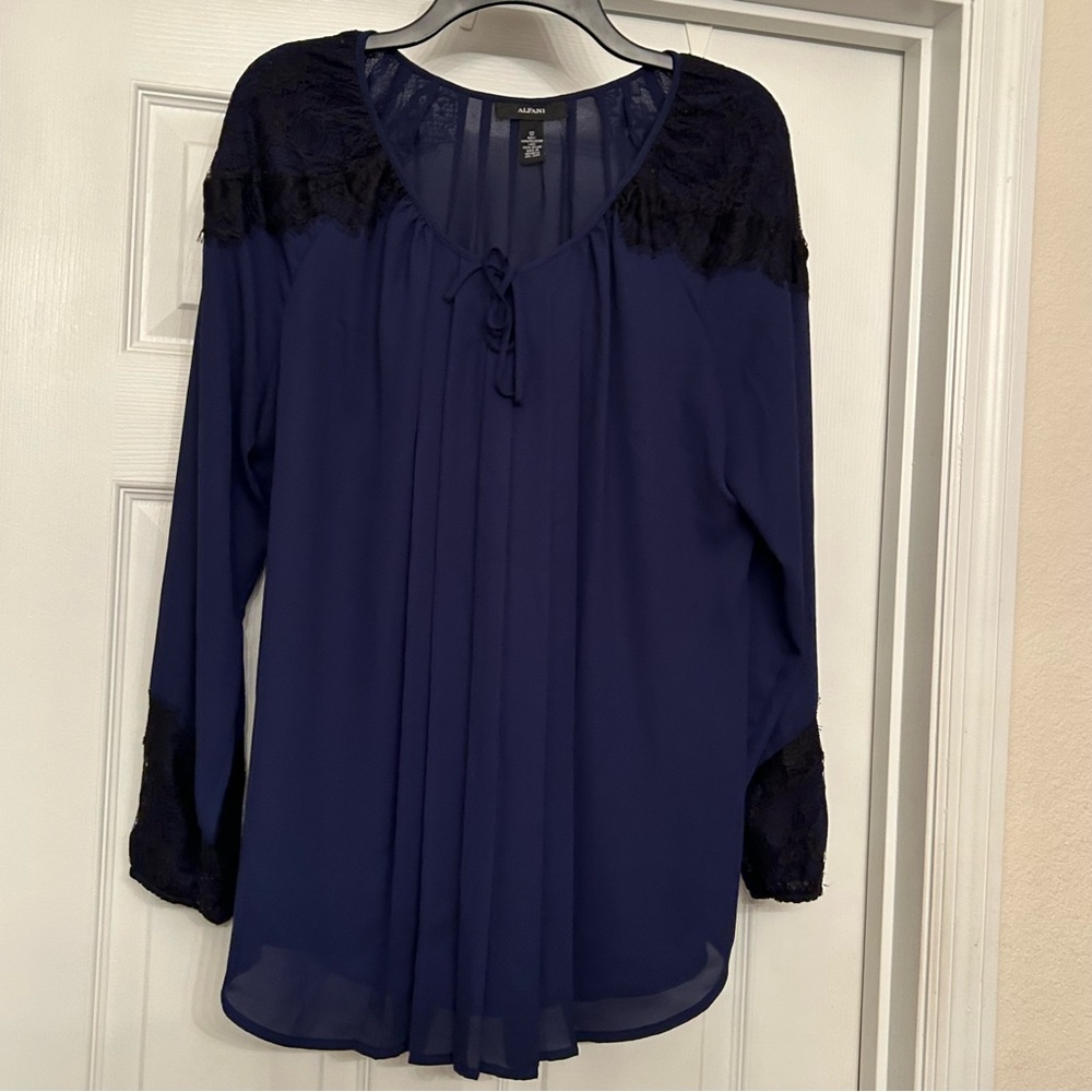 Alfani Women's Navy Blue Black Lace Trim Top Size 12